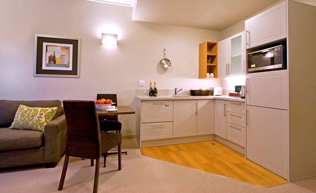 Vr Takapuna Auckland Exterior foto A typical apartment at the Village