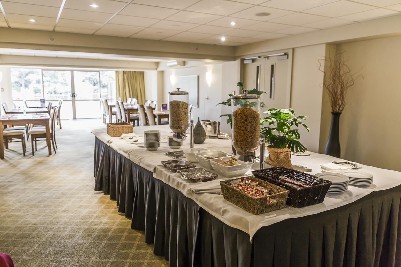Vr Takapuna Auckland Exterior foto A buffet at a hotel